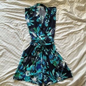 New York & Co Tropical Romper w/ pockets